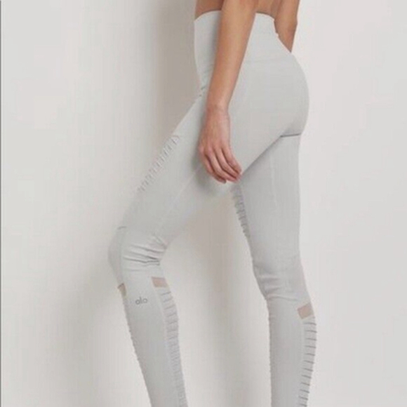 Alo Yoga High Waist Mesh Panel Moto Legging in Dove Gray Sz XS - Picture 3 of 9